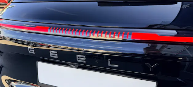 Geely STARRAY EM-i Max+ 29.8 kWh polar black