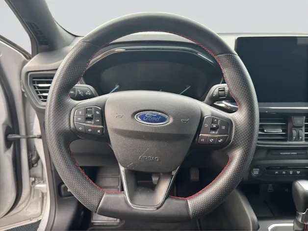 FORD Focus 1.0 MHEV ST-Line Automat