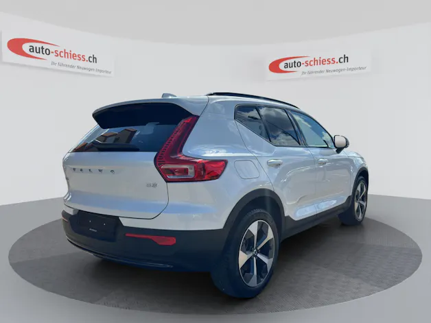 VOLVO XC40 B3 Benzin Mild Hybrid Plus Dark DCT