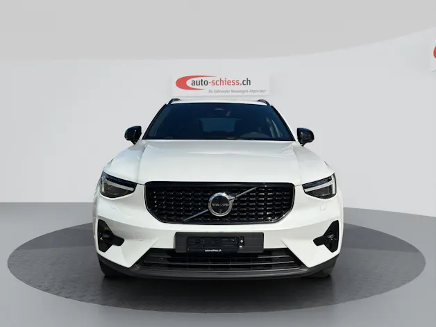 VOLVO XC40 B3 Benzin Mild Hybrid Plus Dark DCT