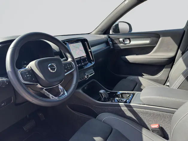 VOLVO XC40 B3 Benzin Mild Hybrid Plus Dark DCT