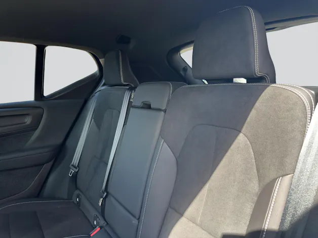 VOLVO XC40 B3 Benzin Mild Hybrid Plus Dark DCT