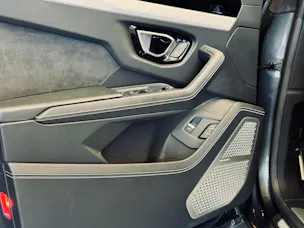 Lamborghini Urus E-Gear
