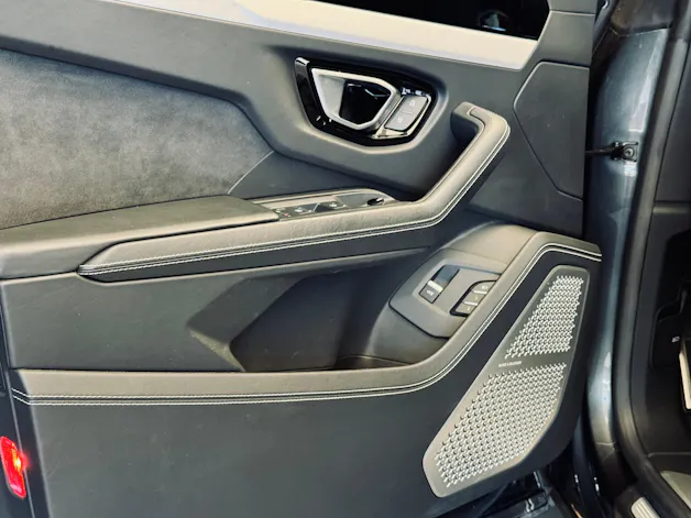 Lamborghini Urus E-Gear