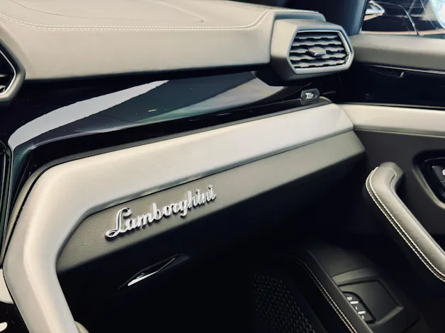 Lamborghini Urus E-Gear