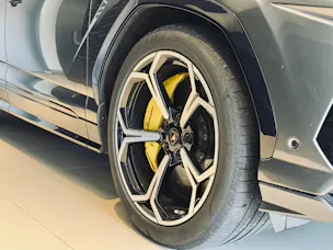 Lamborghini Urus E-Gear