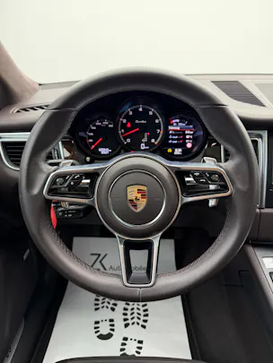 PORSCHE Macan Turbo V6 400PS Palladium Metallic PDK / 360° Kamera / BOSE Soundsystem / Panoramadach / Leder / KW-Gewindefahrwerk /