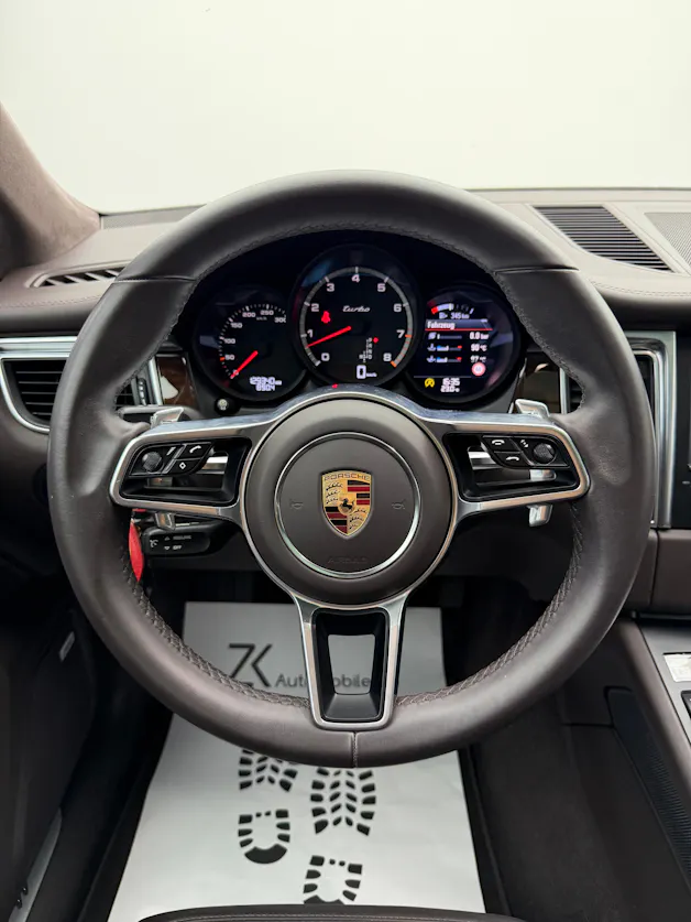 PORSCHE Macan Turbo V6 400PS Palladium Metallic PDK / 360° Kamera / BOSE Soundsystem / Panoramadach / Leder / KW-Gewindefahrwerk /