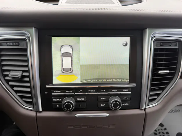 PORSCHE Macan Turbo V6 400PS Palladium Metallic PDK / 360° Kamera / BOSE Soundsystem / Panoramadach / Leder / KW-Gewindefahrwerk /