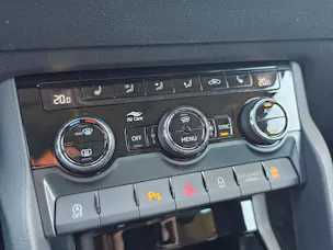 SKODA Karoq 1.5 TSI Dynamic DSG