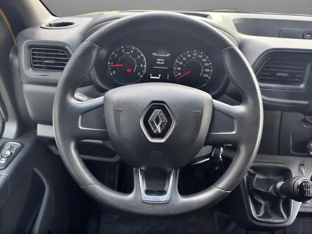 RENAULT Master T35 2.3dCi 135 L3H3