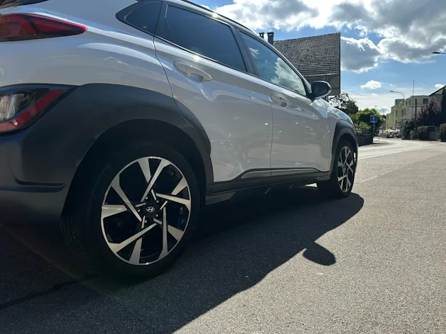 HYUNDAI Kona 1.6 T-GDi Amplia 4WD DCT