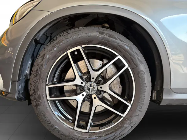 MERCEDES-BENZ GLC 300 4Matic AMG Line 9G-Tronic