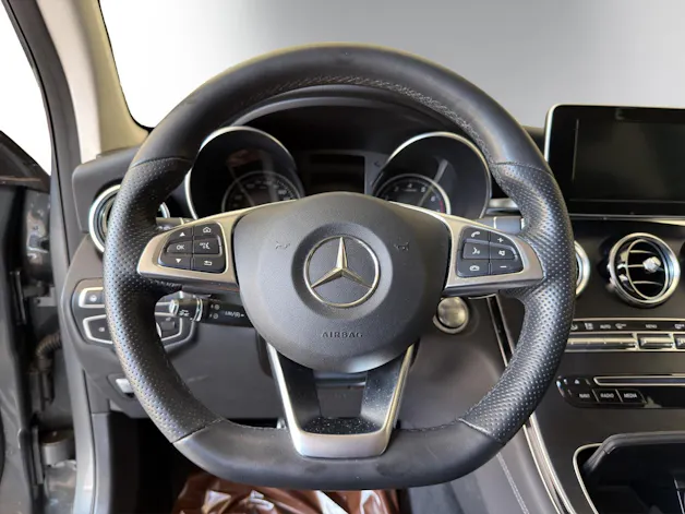 MERCEDES-BENZ GLC 300 4Matic AMG Line 9G-Tronic