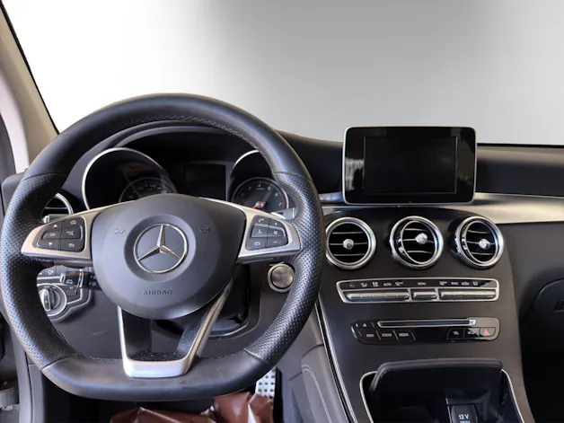 MERCEDES-BENZ GLC 300 4Matic AMG Line 9G-Tronic