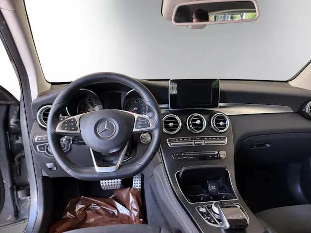 MERCEDES-BENZ GLC 300 4Matic AMG Line 9G-Tronic