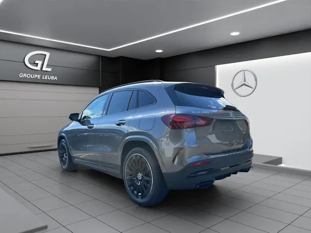 MERCEDES-BENZ GLA 200 Night Star 7G-DCT