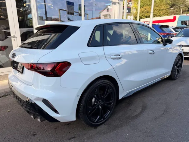 AUDI S3 SPORTBACK 2.0 TFSI QUATTRO *** FACELIFT & AKRAPOVIC ABGAS ***