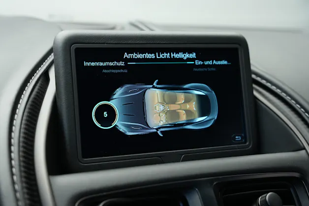 ASTON MARTIN DB11 V12 Touchtronic 3 AMR *Carbon*