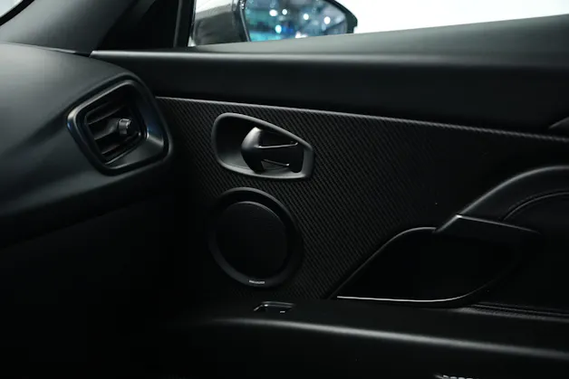 ASTON MARTIN DB11 V12 Touchtronic 3 AMR *Carbon*