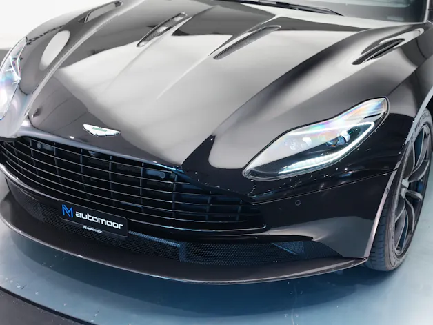 ASTON MARTIN DB11 V12 Touchtronic 3 AMR *Carbon*