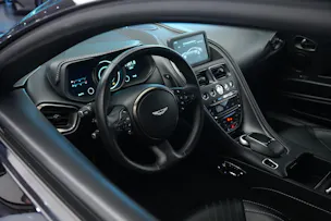 ASTON MARTIN DB11 V12 Touchtronic 3 AMR *Carbon*