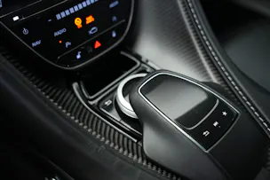 ASTON MARTIN DB11 V12 Touchtronic 3 AMR *Carbon*