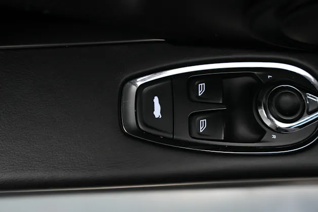 ASTON MARTIN DB11 V12 Touchtronic 3 AMR *Carbon*