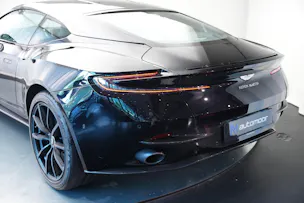 ASTON MARTIN DB11 V12 Touchtronic 3 AMR *Carbon*