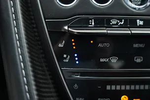 ASTON MARTIN DB11 V12 Touchtronic 3 AMR *Carbon*