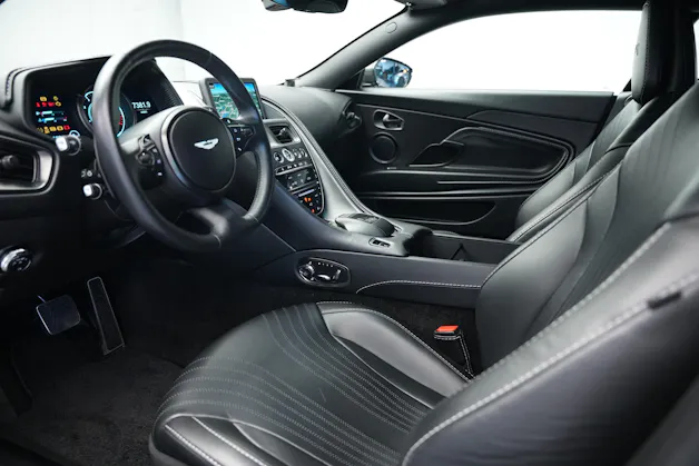 ASTON MARTIN DB11 V12 Touchtronic 3 AMR *Carbon*
