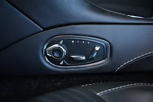 ASTON MARTIN DB11 V12 Touchtronic 3 AMR *Carbon*