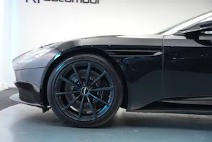 ASTON MARTIN DB11 V12 Touchtronic 3 AMR *Carbon*