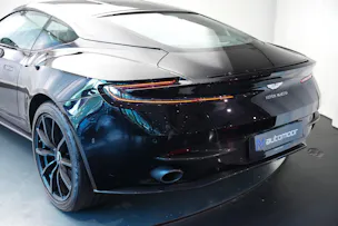 ASTON MARTIN DB11 V12 Touchtronic 3 AMR *Carbon*