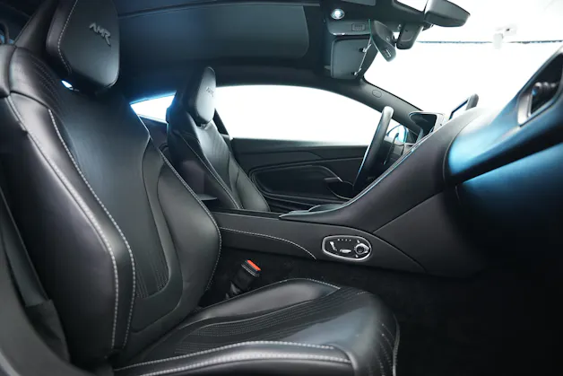 ASTON MARTIN DB11 V12 Touchtronic 3 AMR *Carbon*