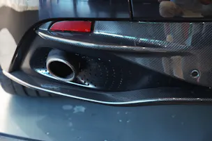 ASTON MARTIN DB11 V12 Touchtronic 3 AMR *Carbon*