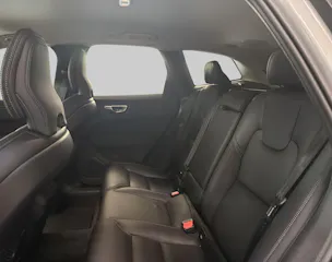 VOLVO XC60 2.0 B5 MH Plus Dark AWD