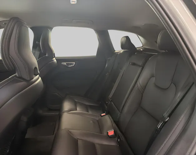 VOLVO XC60 2.0 B5 MH Plus Dark AWD