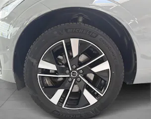 VOLVO XC60 2.0 B5 MH Plus Dark AWD