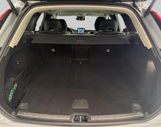 VOLVO XC60 2.0 B5 MH Plus Dark AWD