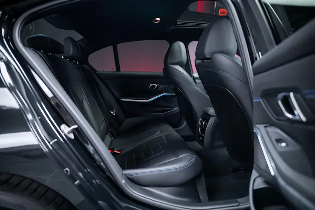 BMW 330i xDrive M Sport / LCI / 360°Kamera / Glasdach / HeadUp