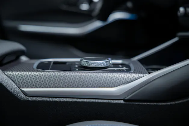 BMW 330i xDrive M Sport / LCI / 360°Kamera / Glasdach / HeadUp