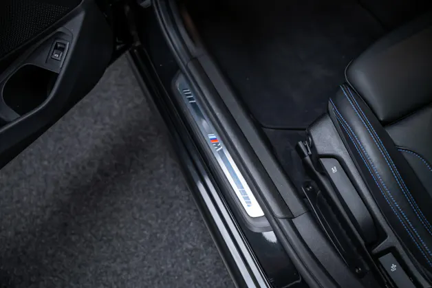 BMW 330i xDrive M Sport / LCI / 360°Kamera / Glasdach / HeadUp