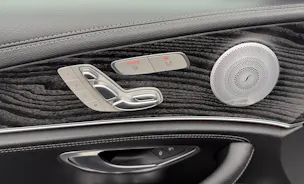 MERCEDES-BENZ E 400 d AMG Line 4Matic 340PS Obsidian Black Metallic 9G-Tronic / 360° Kamera / Panoramadach / Leder / Burmester Soundsystem /