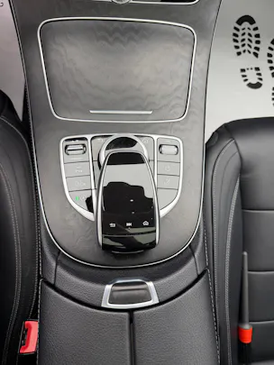 MERCEDES-BENZ E 400 d AMG Line 4Matic 340PS Obsidian Black Metallic 9G-Tronic / 360° Kamera / Panoramadach / Leder / Burmester Soundsystem /
