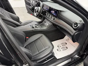 MERCEDES-BENZ E 400 d AMG Line 4Matic 340PS Obsidian Black Metallic 9G-Tronic / 360° Kamera / Panoramadach / Leder / Burmester Soundsystem /