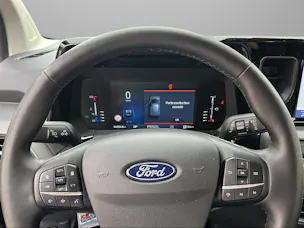 FORD Tourneo Courier 1.0 EcoBoost Titanium Automat