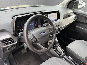 FORD Tourneo Courier 1.0 EcoBoost Titanium Automat