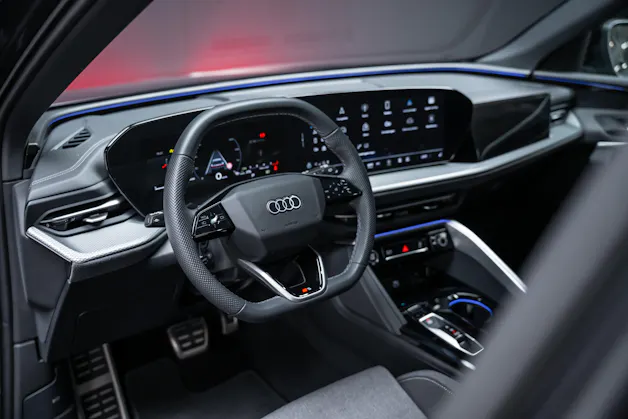 AUDI Q5 Sportback 2.0 40 TFSI S Line quattro S-Tronic / Rückfahrkamera / Sportsitze / Navi