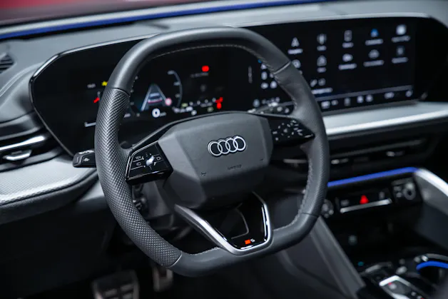 AUDI Q5 Sportback 2.0 40 TFSI S Line quattro S-Tronic / Rückfahrkamera / Sportsitze / Navi